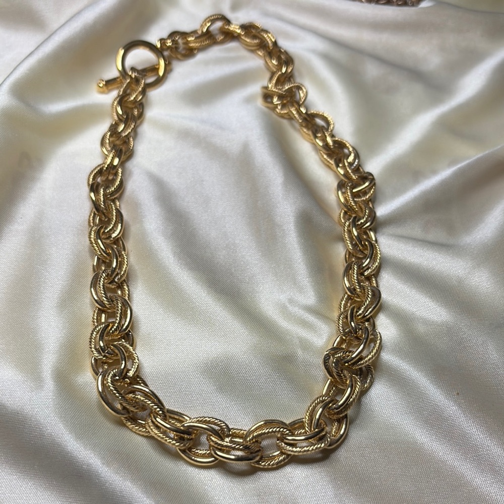 Gold Tone Rope Chain Necklace with Twisted Design